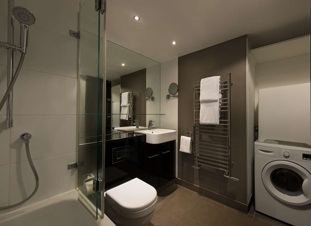 adina apartment hotel frankfurt neue oper two bedroom apartment bahroom
