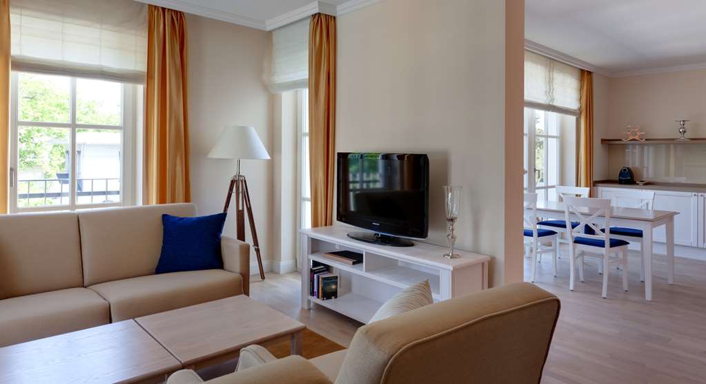 Steigenberger Grandhotel and Spa, Heringsdorf/Usedom, Germany - Deluxe Studio living room
