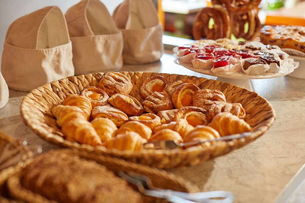 Restaurant Breakfast
