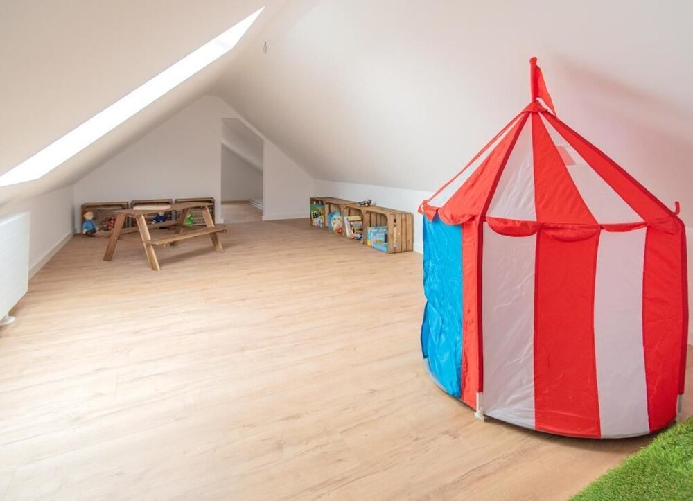Childrens Theme Room