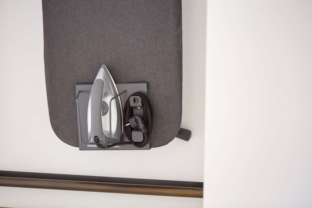 Scandic Frankfurt Museumsufer rooms standard family superior master suite KR TR KSV ZX ironboard