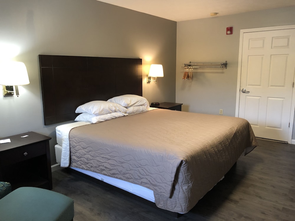 Deerfield Inn & Suites - photo 2