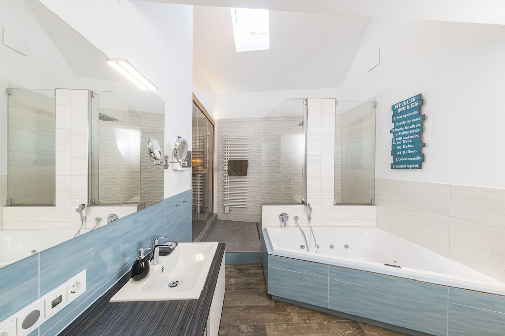 Jetted tub