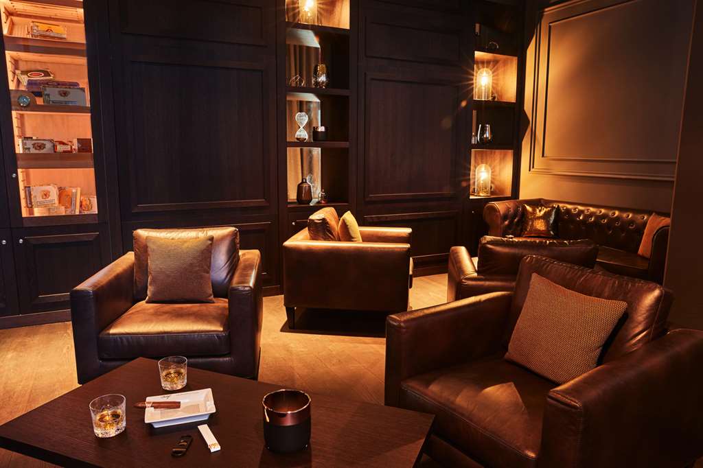 Steigenberger Hotel Muenchen/Munich, Germany - Smokers lounge