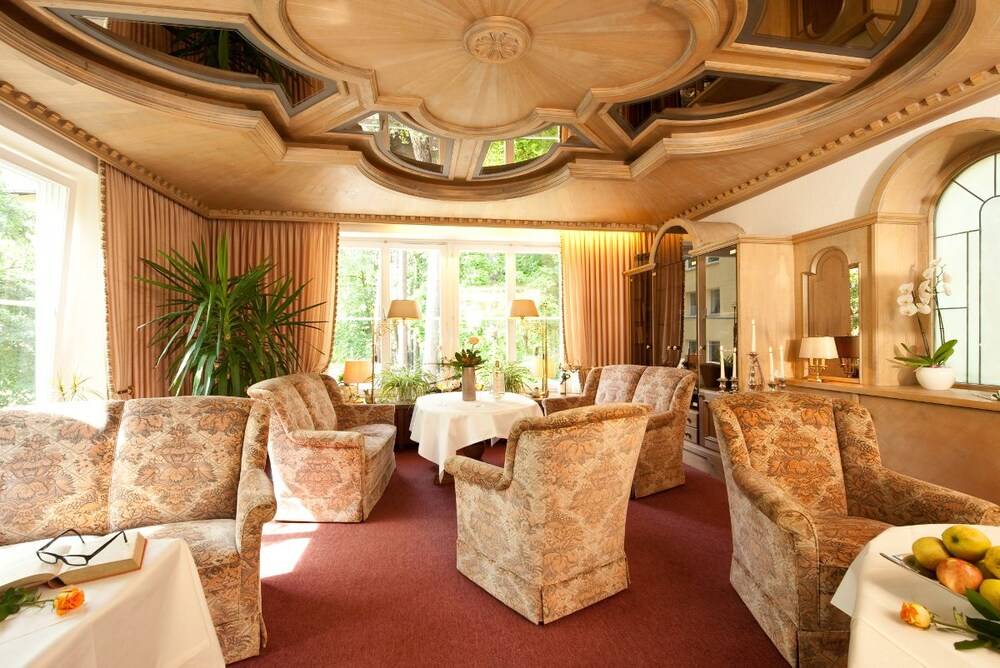 Hotel Lounge