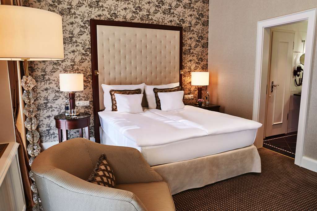 Steigenberger Parkhotel, Dusseldorf, Germany - Superior Room