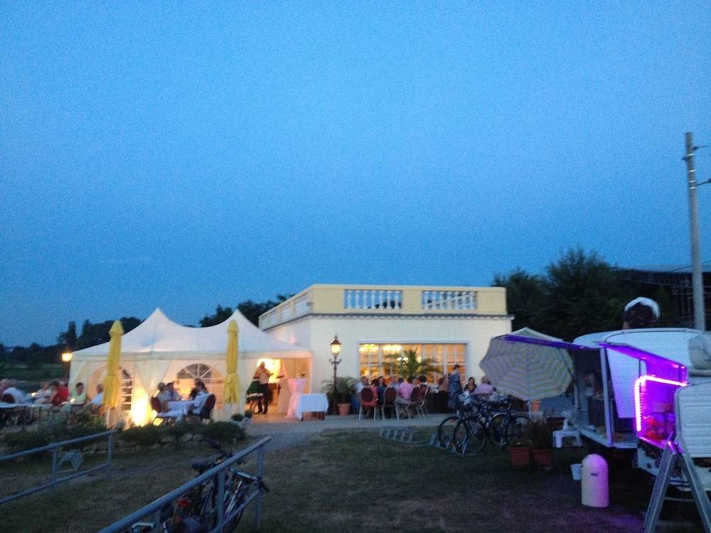 Cafe