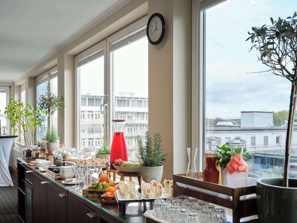Snack bar