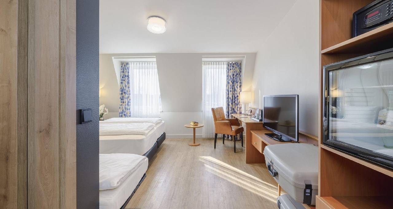 Guest room
