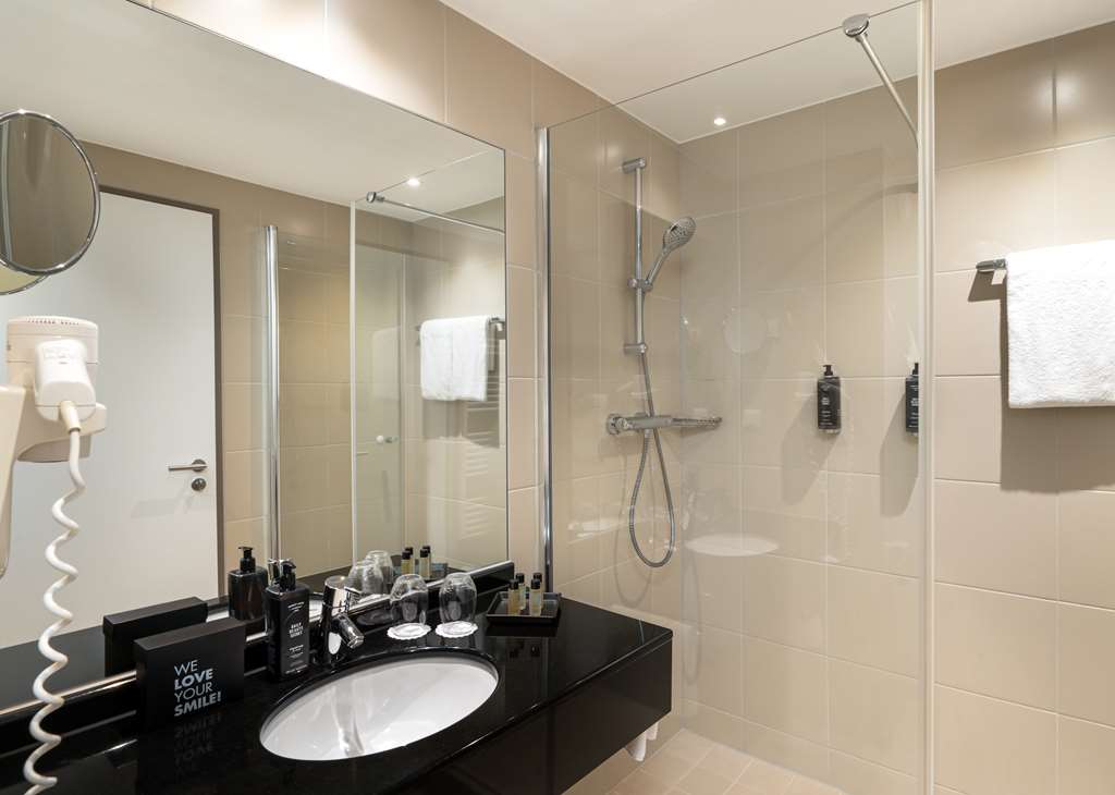 the rilano hotel hamburg deluxe doppelzimmer badezimmer