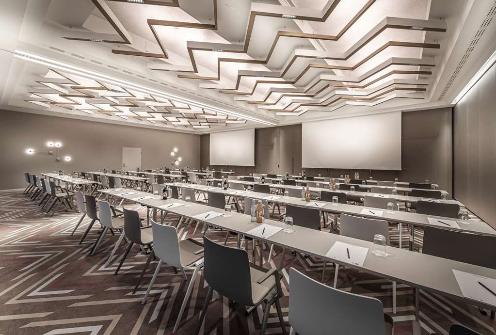 Steigenberger Hotel Treudelberg, Hamburg, Germany - Meeting Room