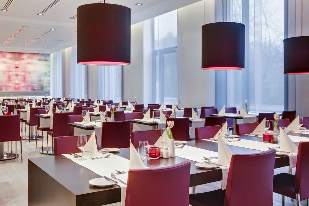 IntercityHotel Hamburg Dammtor-Messe, Germany - Restaurant