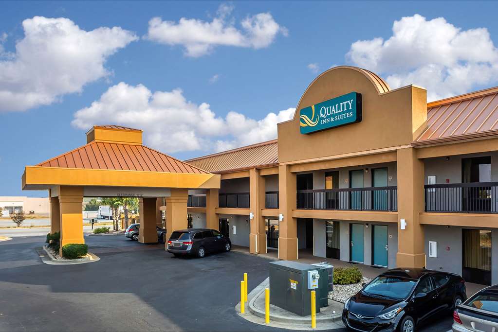 Quality Inn & Suites near Robins Air Force Base - photo 2