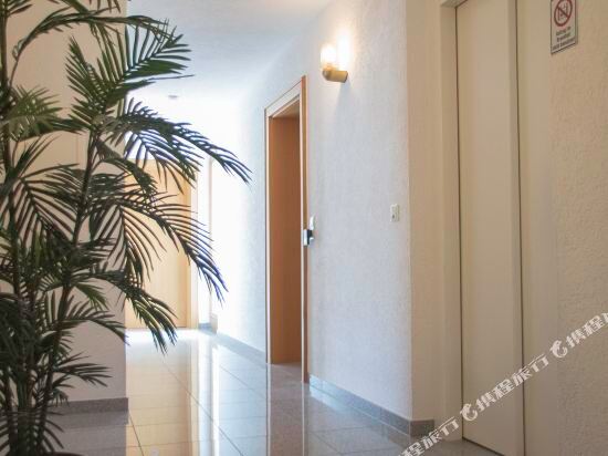 Hotel Interior/Public Areas