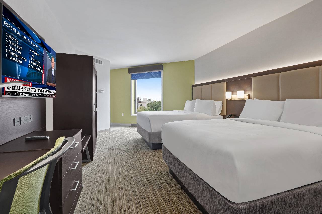 Holiday Inn Express Brooklyn Bushwick - photo 3