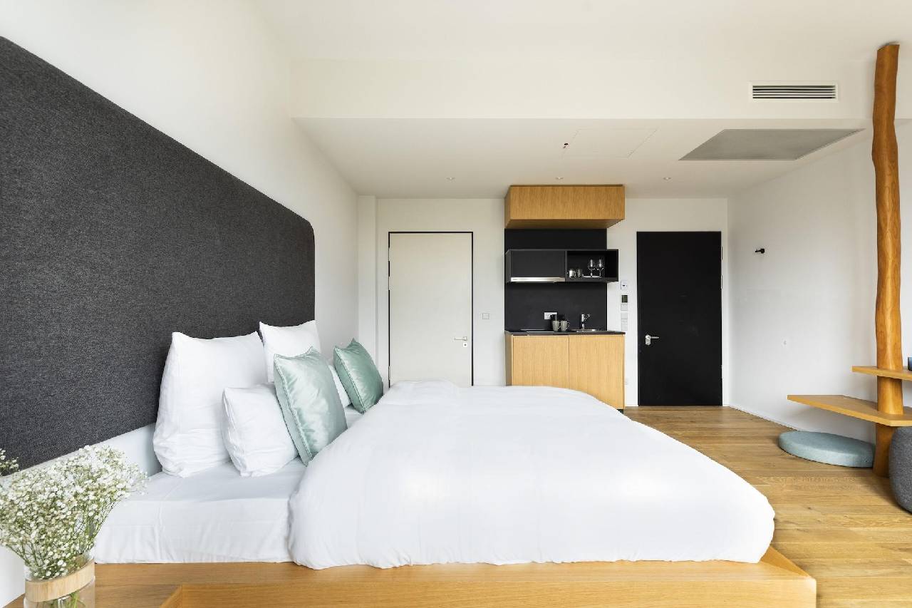 Guest room