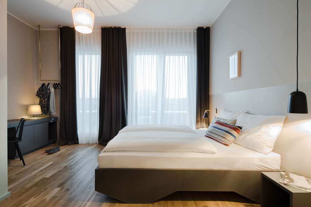 Bold Room