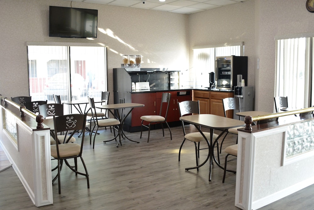 Atlantic Inn & Suites - photo 3