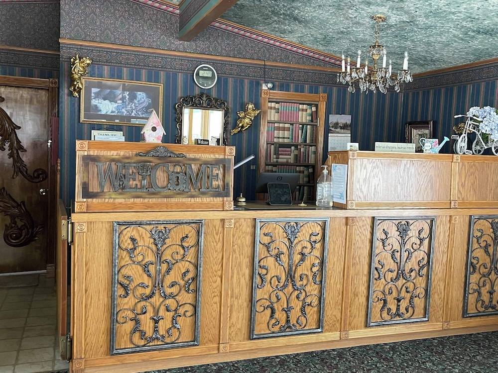 Superior Victorian Inn - photo 3