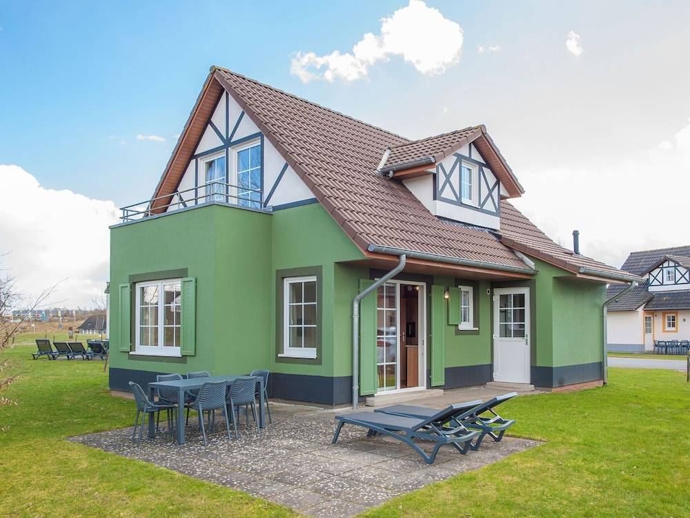 Restyled Villa with Washing Machine near River Moselle