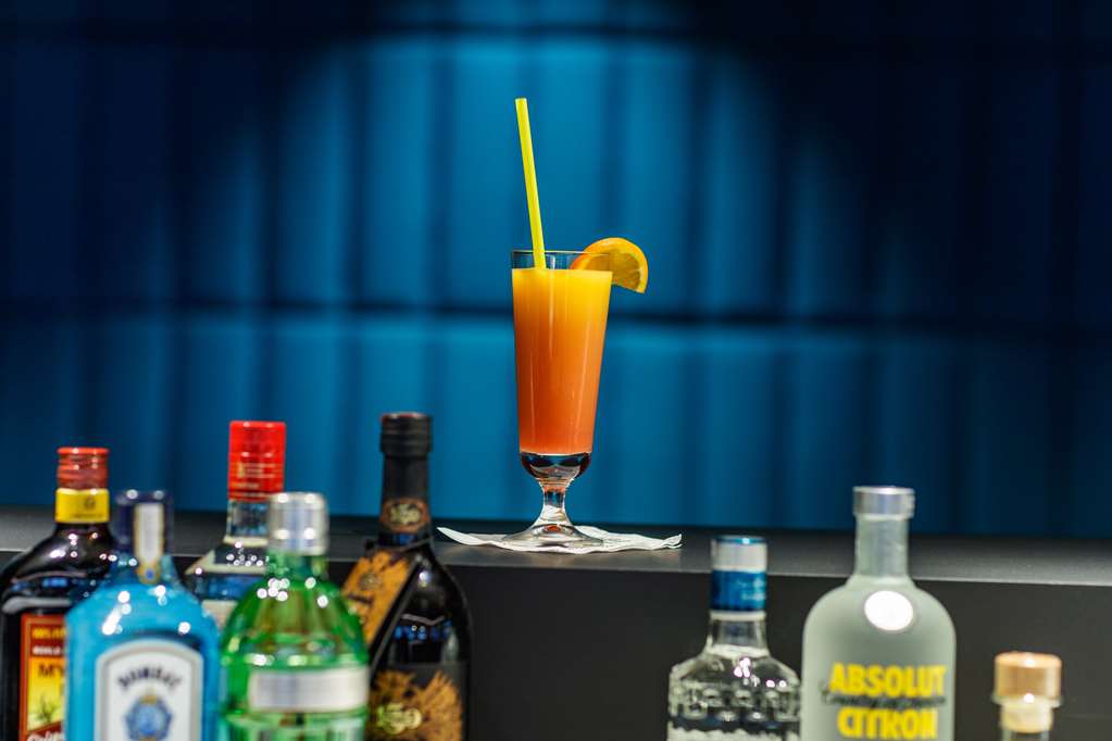 Bar/Lounge / Arthotel ANA Momentum Göppingen