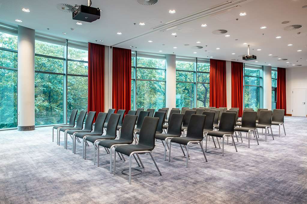 Bull & Bear meeting room theater seating