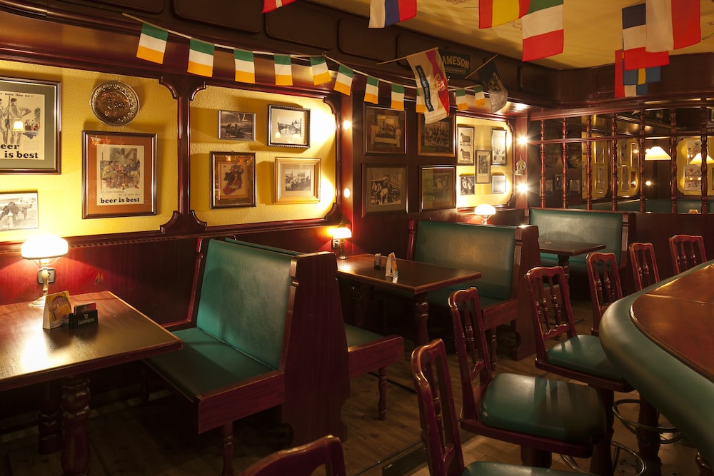Sports bar