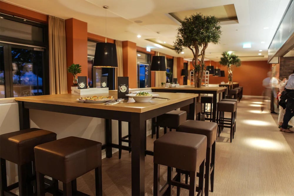 Food court