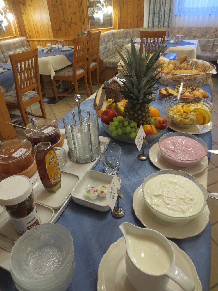 Food Court
