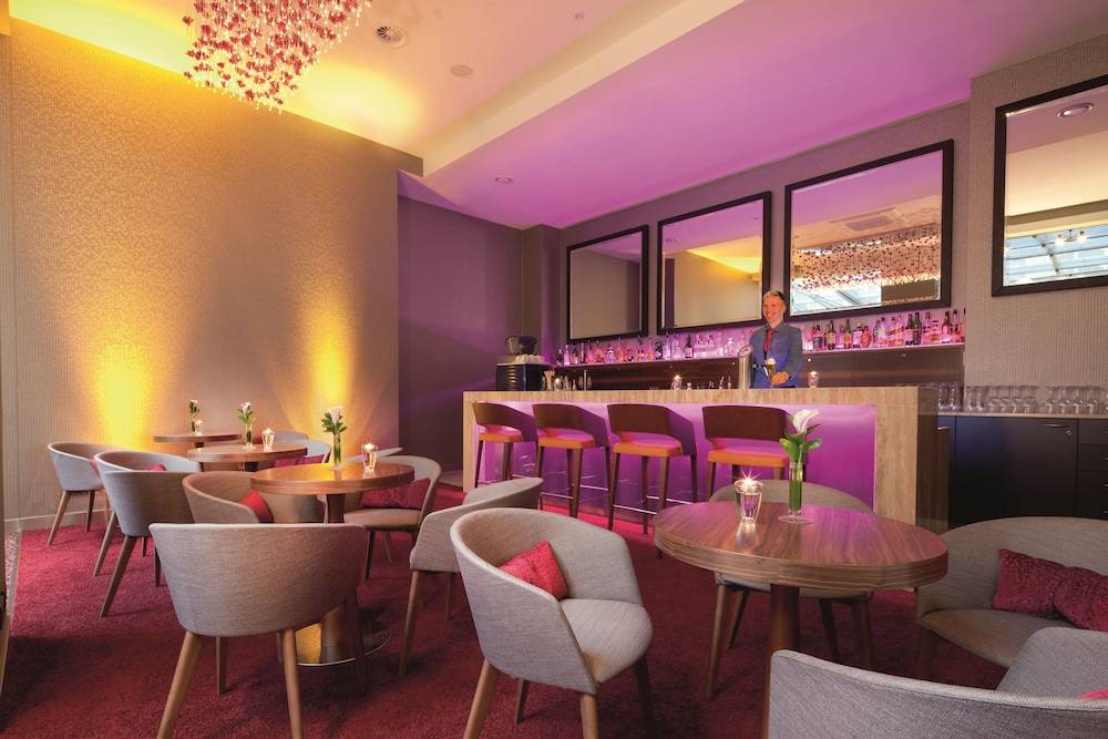 Hotel Lounge