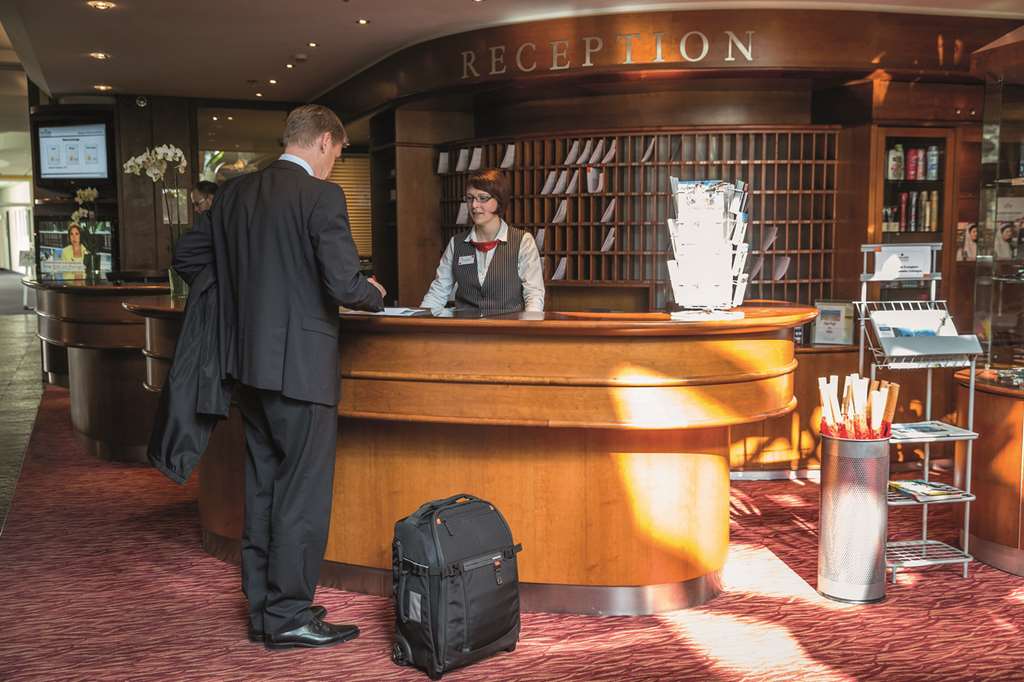 seminaris seehotel potsdam lobby reception close high