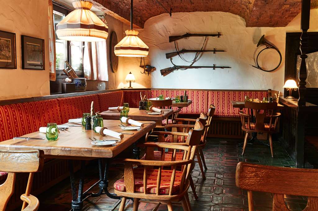 Steigenberger Airport Hotel, Frankfurt, Germany - Restaurant Unterschweinstiege