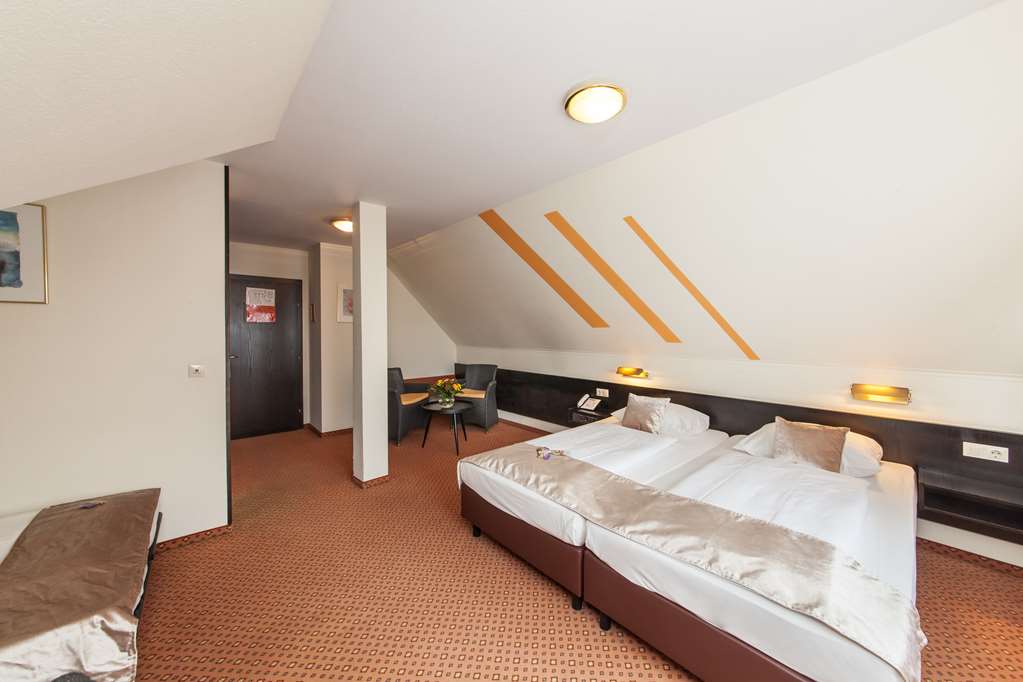 Comfort room for 3 - Novum Hotel Strohgaeu Korntal