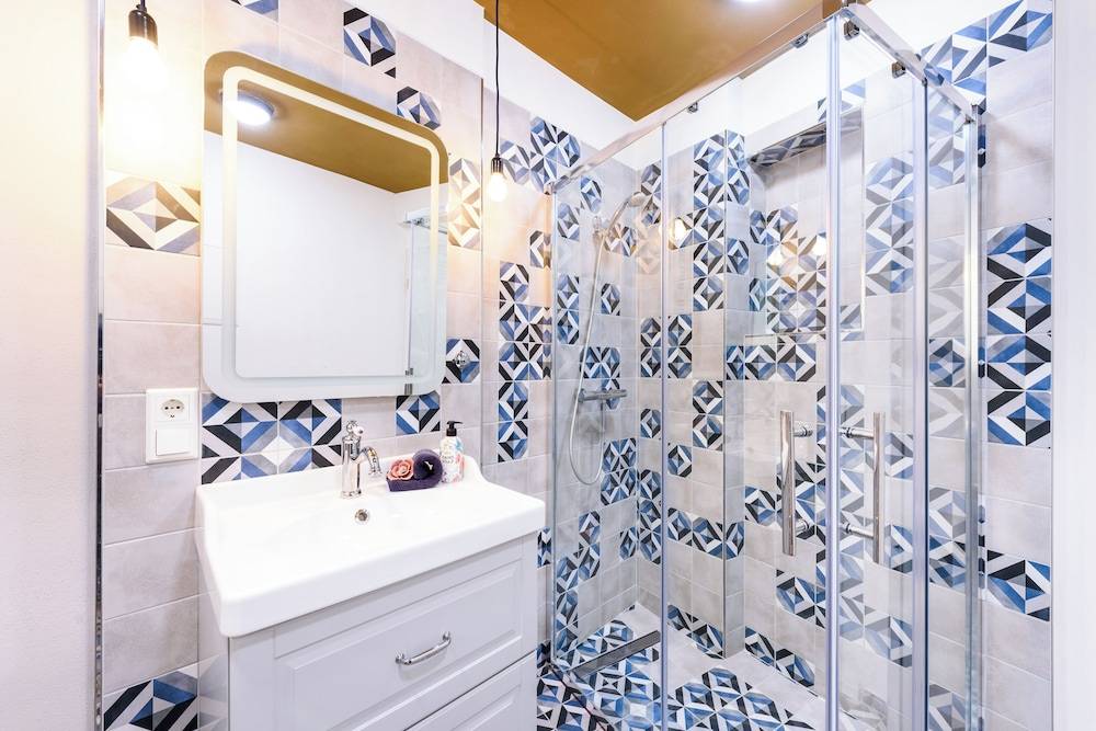 Bathroom shower