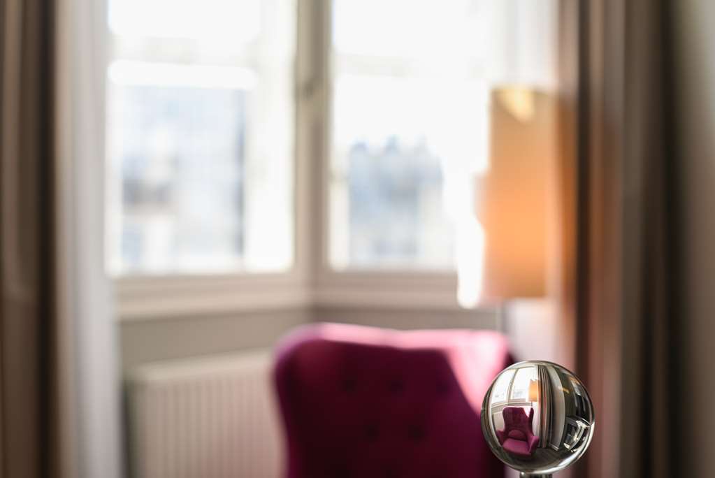 Guest room detail