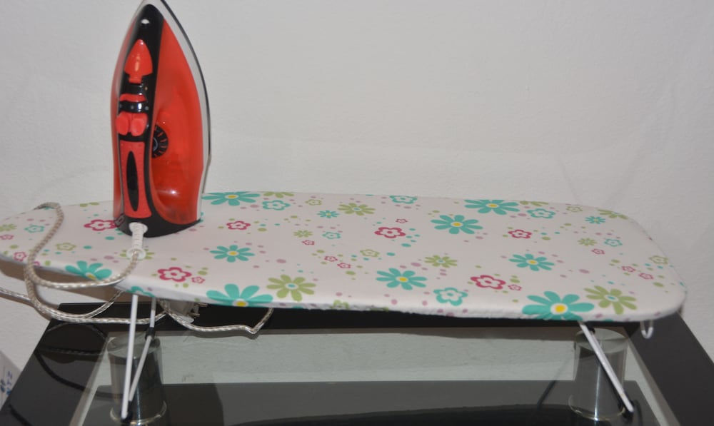 Iron/ironing board
