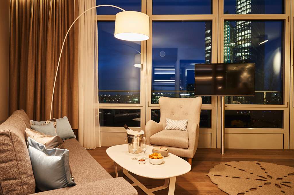 Steigenberger Hotel Muenchen/Munich, Germany - Junior Suite, Living Room