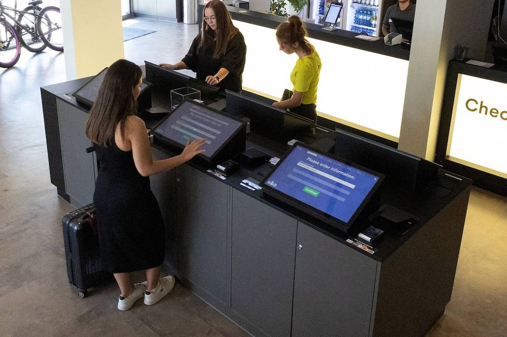 Check-in/check-out kiosk