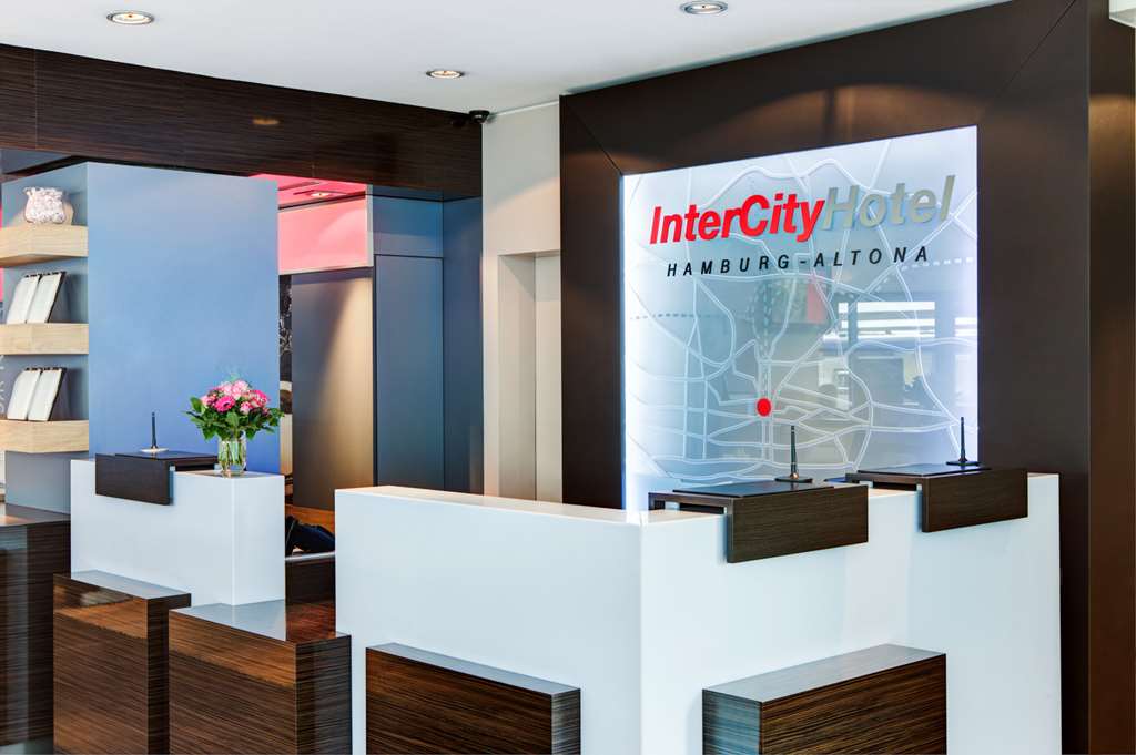 IntercityHotel Hamburg-Altona, Germany, reception