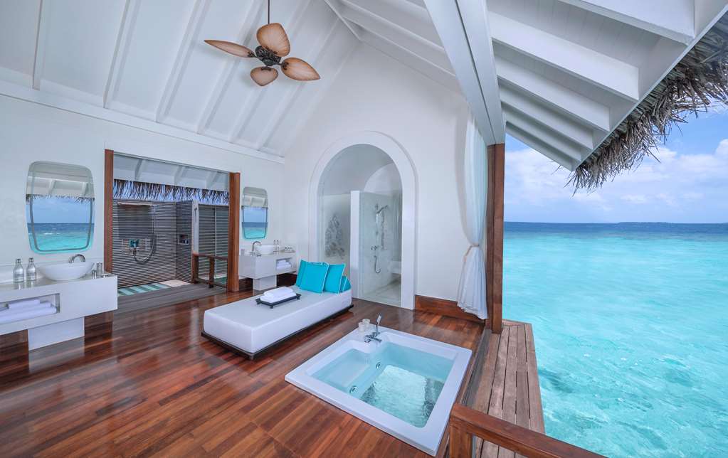 Anantara Kihavah Two bedroom Sunset Over Water Pool Residence Bathroom View