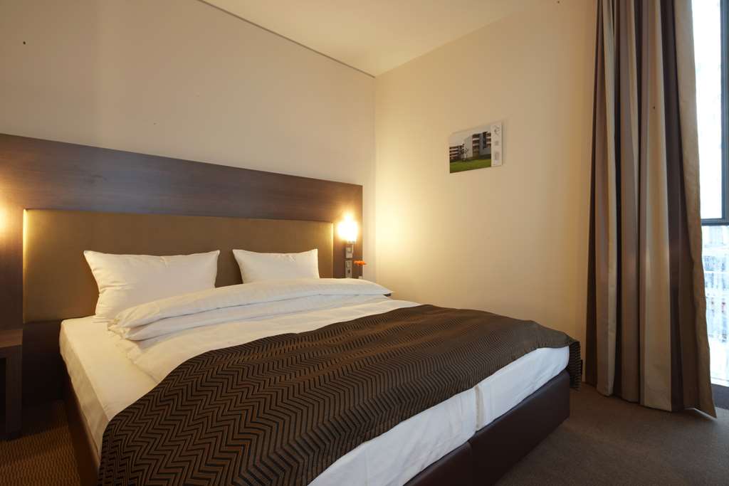 IntercityHotel Mannheim, Germany - Standard Room
