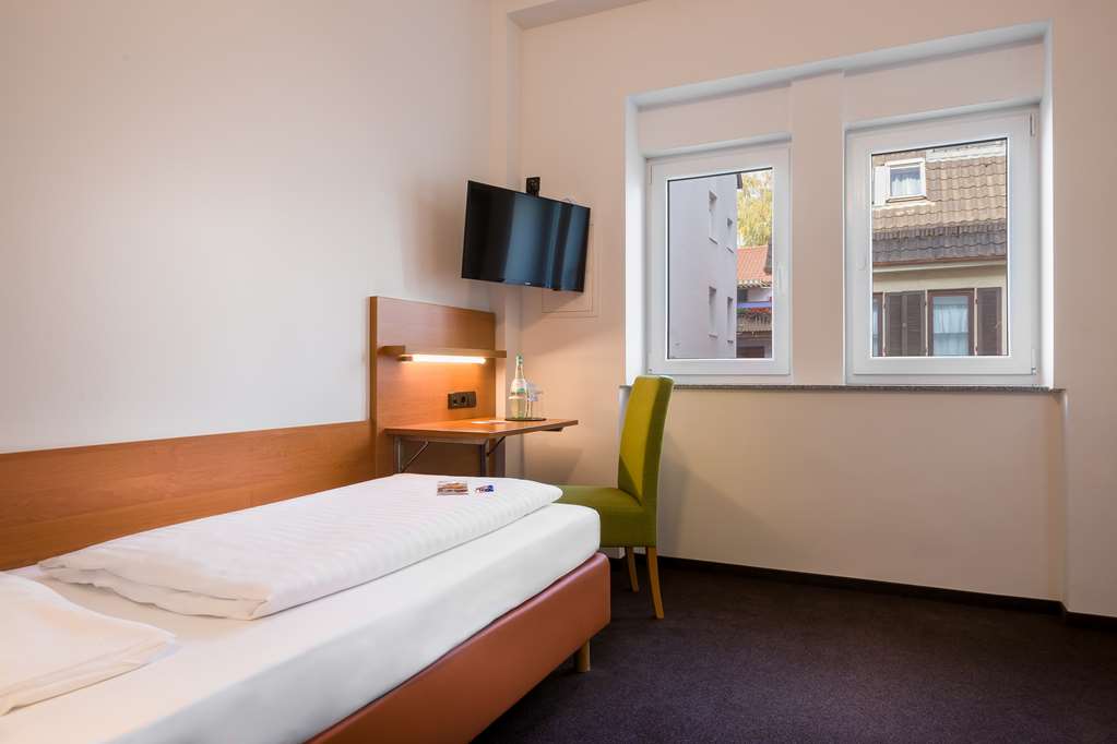 Economy single room Novum Hotel Bruy Stuttgart