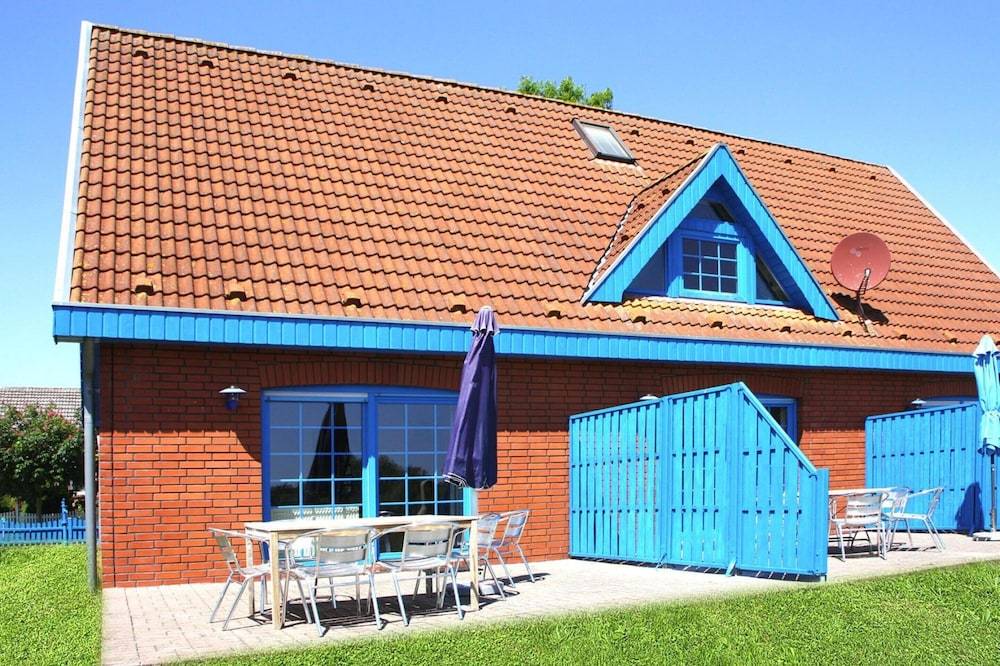 Terraced House in Boltenhagen near Baltic Beach cleaning included