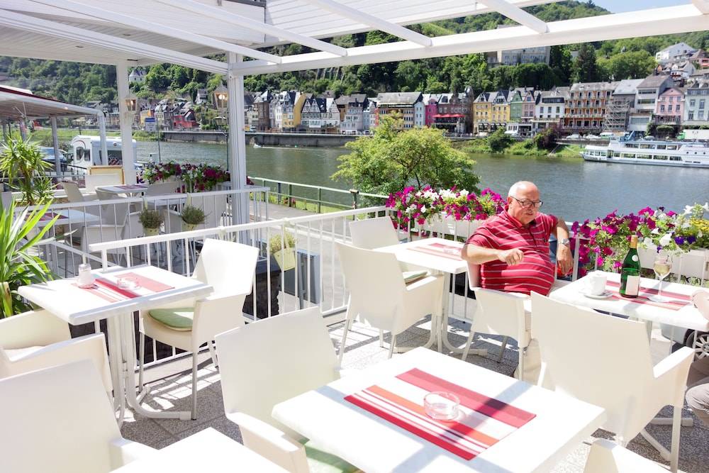 Sundeck