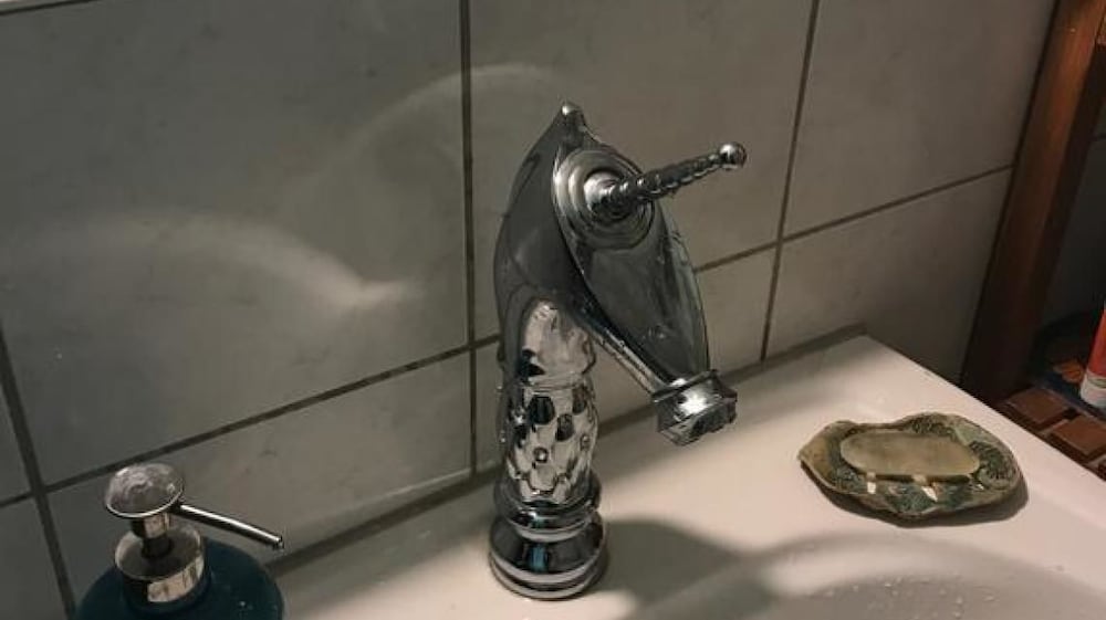 Bathroom sink