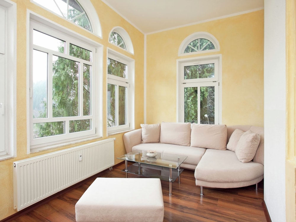 Elegant Villa in Borstendorf