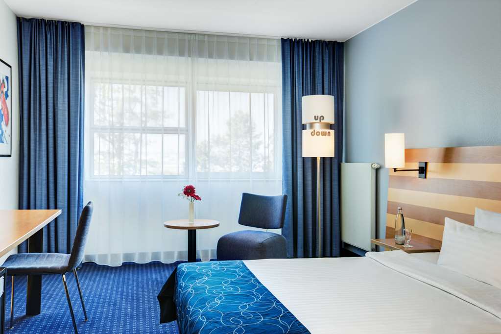 IntercityHotel Frankfurt Airport, Germany, standard room
