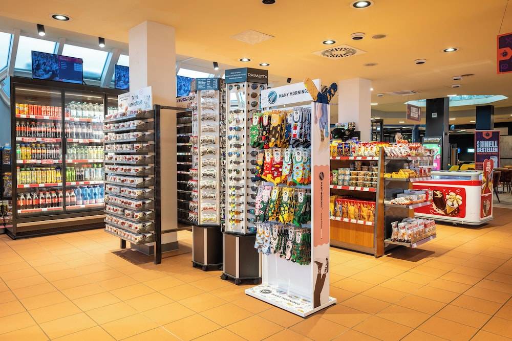 Shopping mall