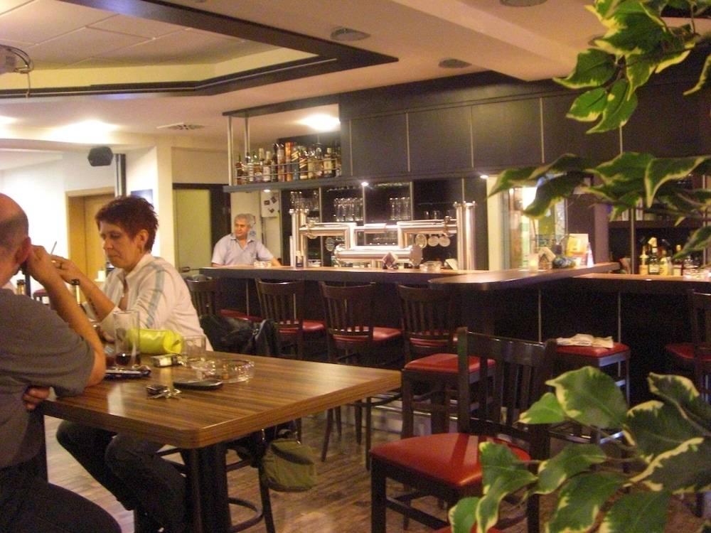 Sports bar