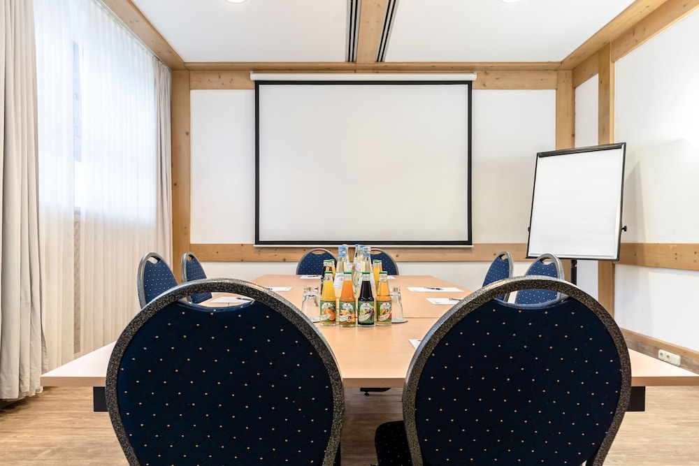 Meeting facility